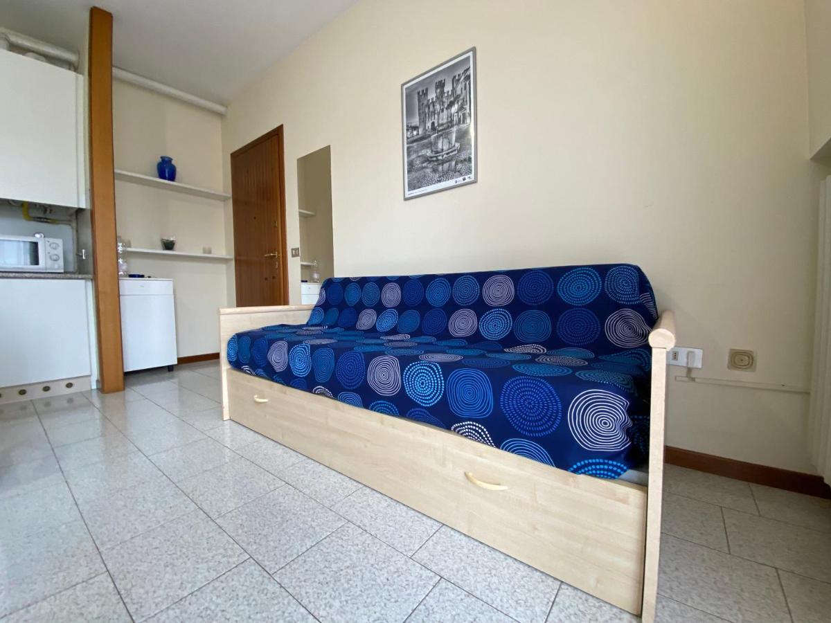 Free Parking - Blue Apartment Vicino Al Centro Sirmione Exterior photo